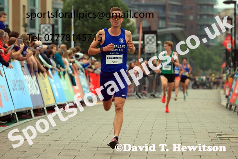 Mens 2024 UK Athletics 5k Road Champs., Newcastle/Gateshead Quayside.  Photo: David T. Hewitson/Sports for All Pics